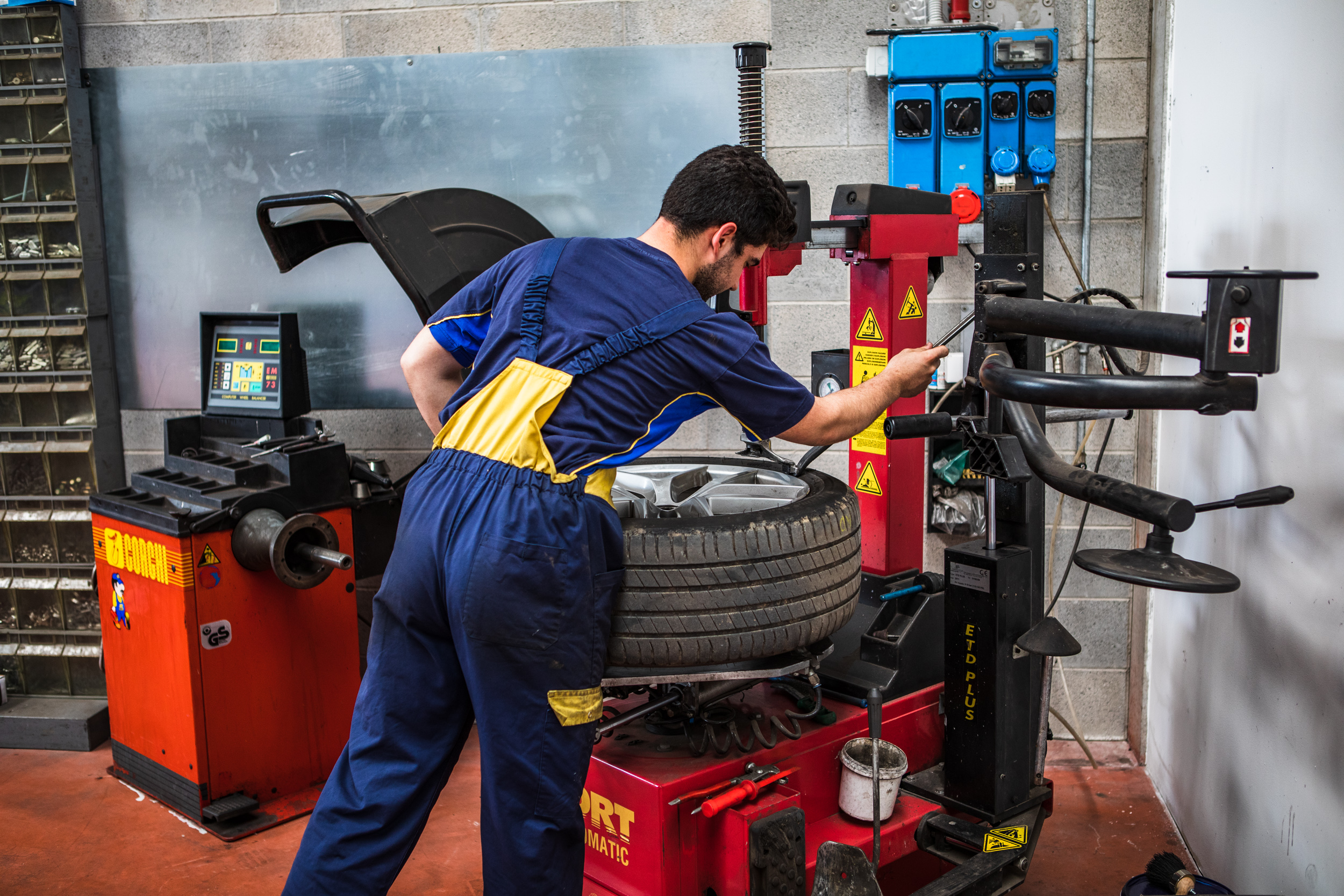 AUTO TRAC SERVICE SNC DI BELLON ANDREA E MILANI LUIGI