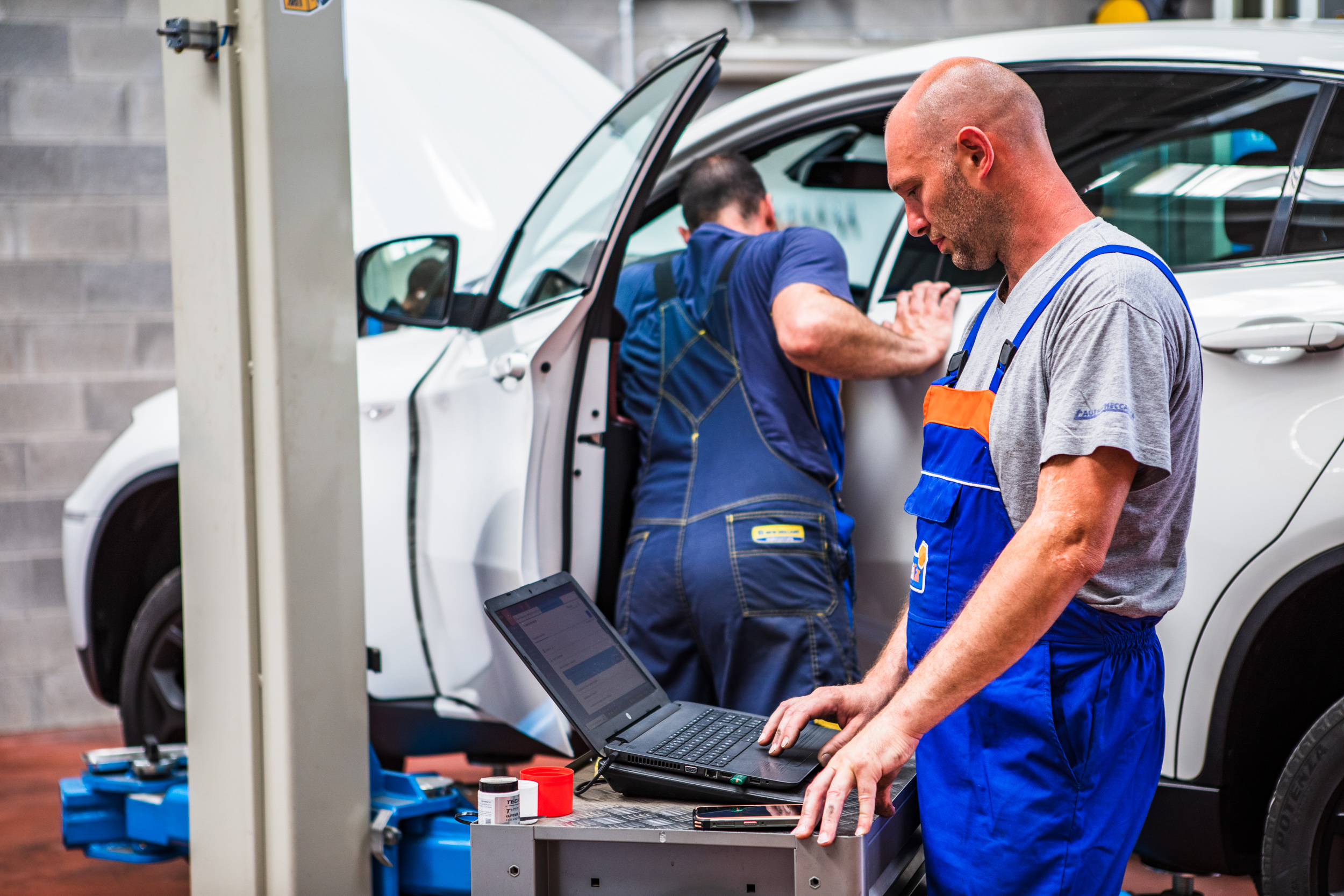 AUTO TRAC SERVICE SNC DI BELLON ANDREA E MILANI LUIGI